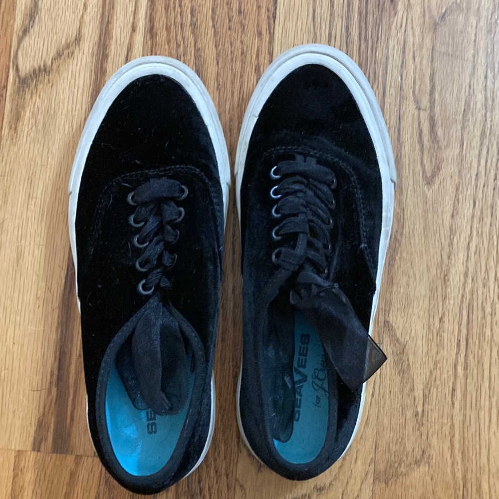 Seavees velvet tennis shoes.